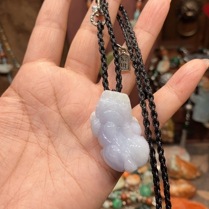 翡翠吊坠(赠链)未镶嵌