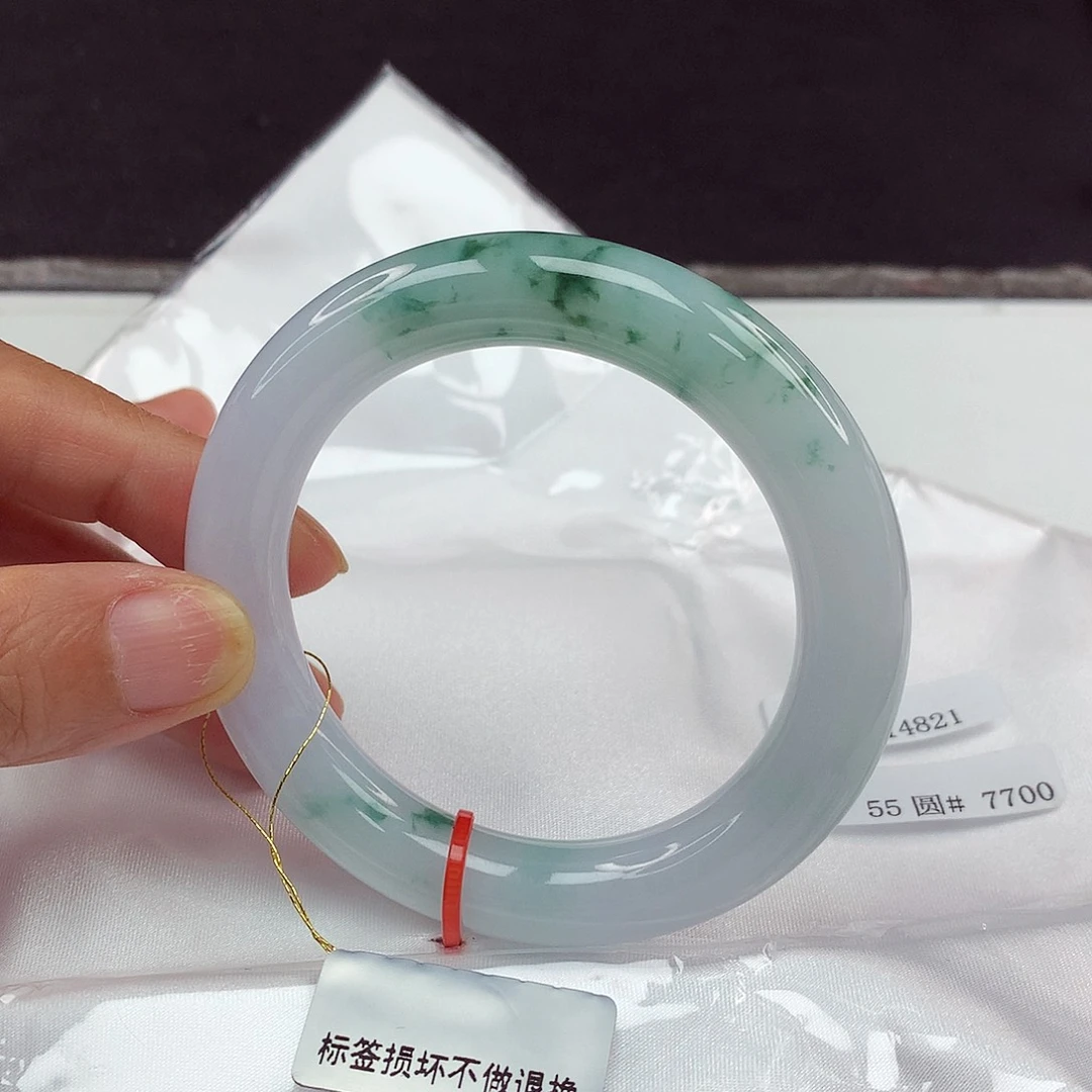 翡翠手镯未镶嵌55圈4821