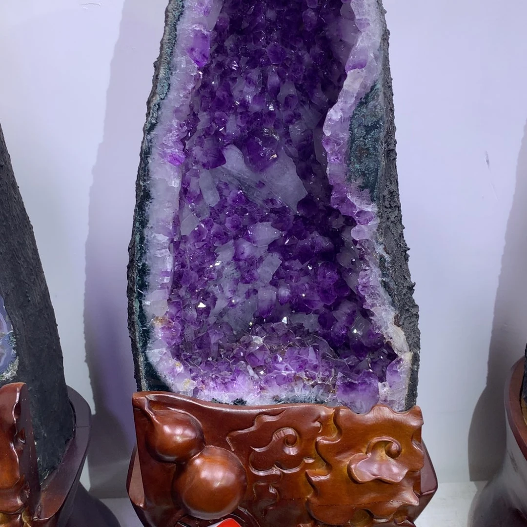 织绣巴西紫水晶摆件