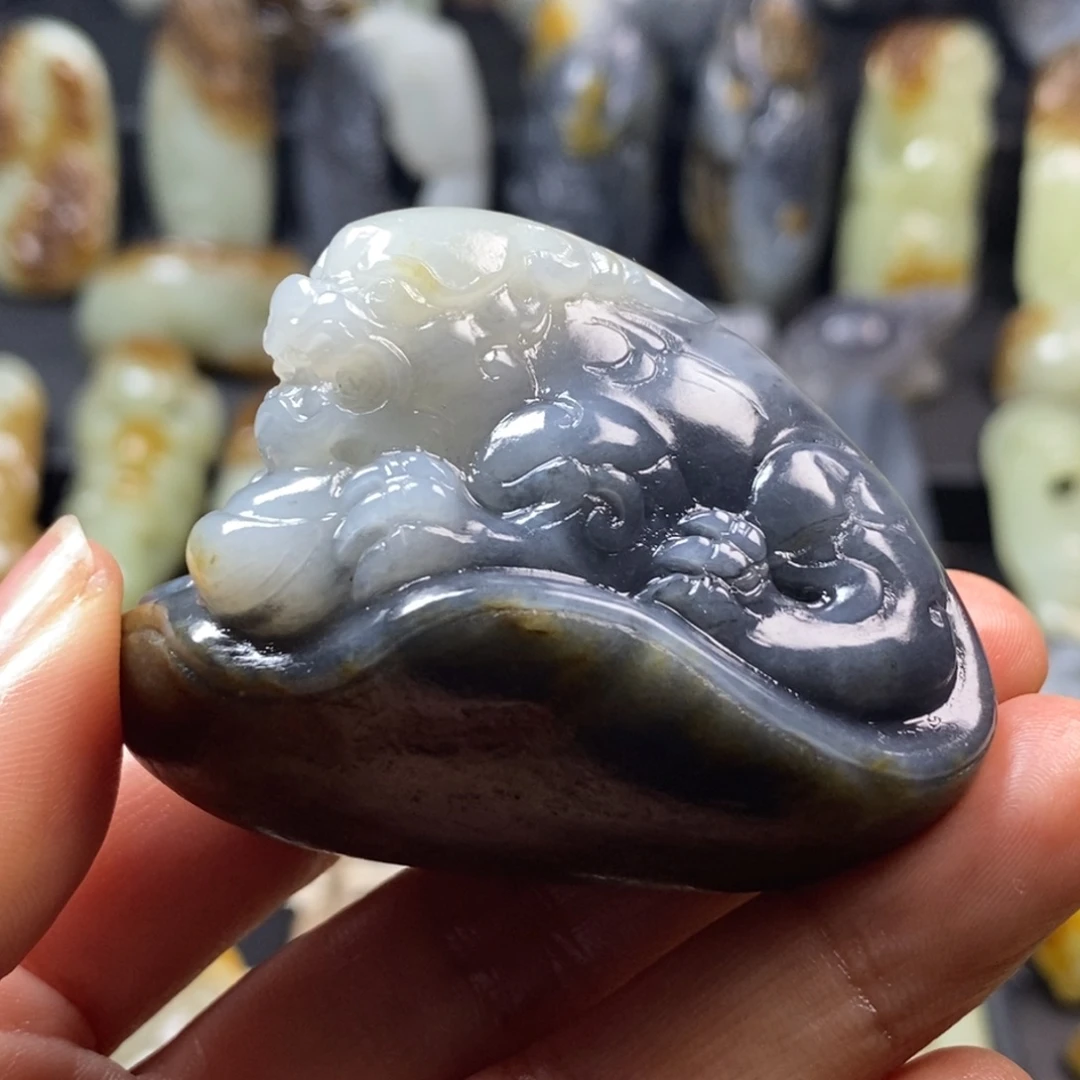 十***酒和田玉未镶嵌把件