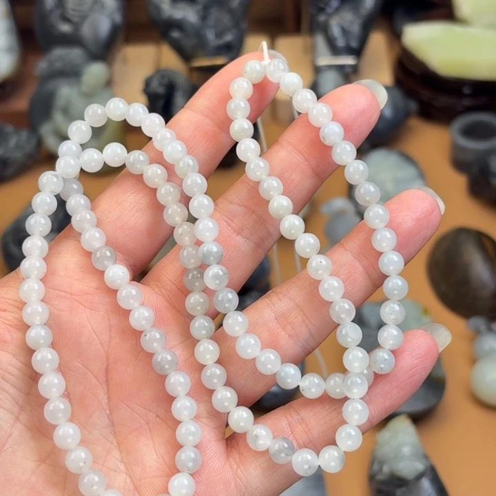 阳***照和田玉未镶嵌颈饰