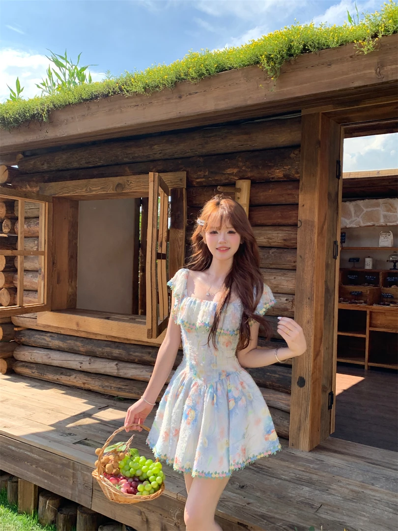 越韩小鱼 夏日繁花 法式甜美海边度假风连衣裙显瘦方领短款蓬蓬裙