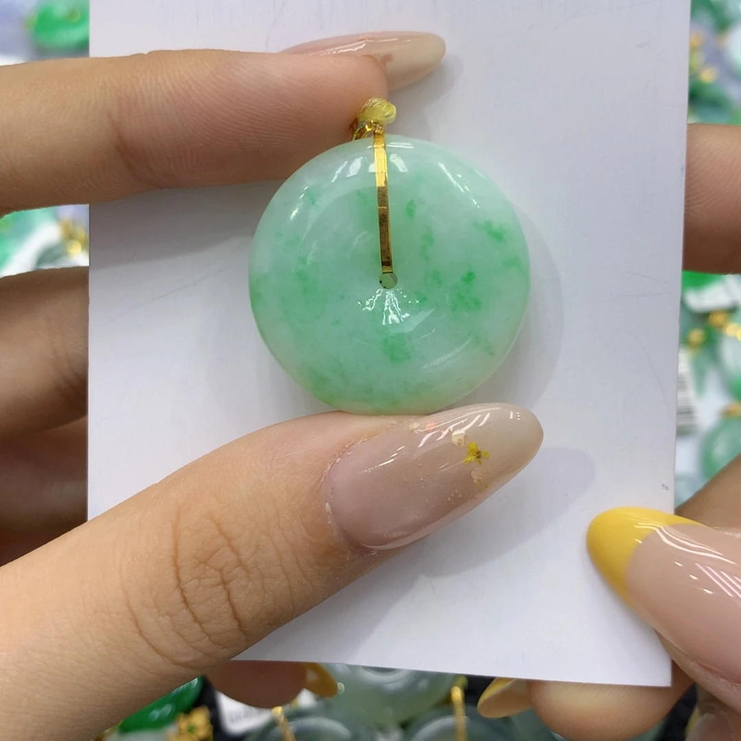 颈饰18K金镶嵌翡翠