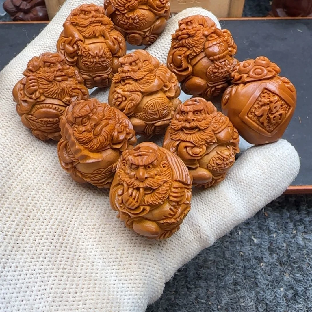 伊***卡橄榄核吊坠……………………