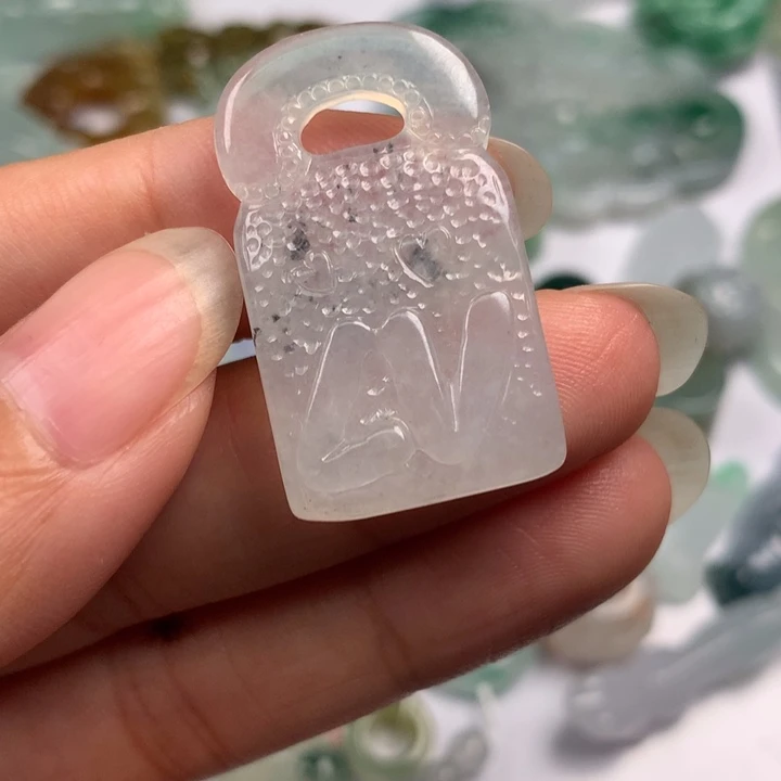 翡翠未镶嵌颈饰翡翠