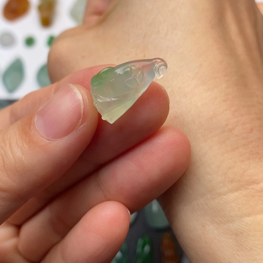 定制翡翠未镶嵌莲蓬