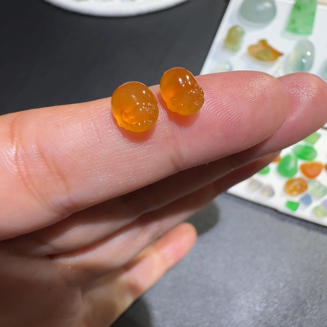 定制翡翠未镶嵌高冰黄翡貔貅一对