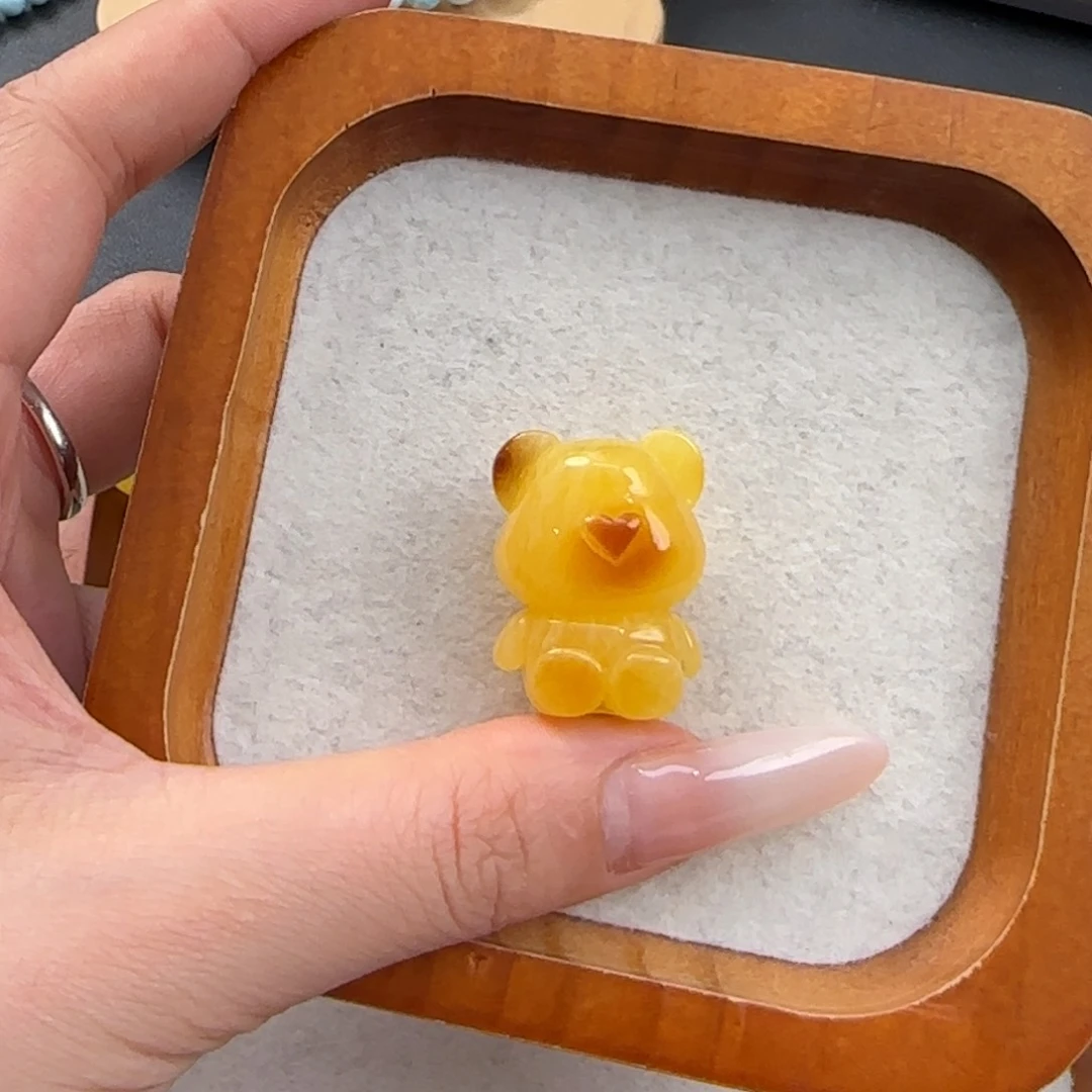 未镶嵌琥珀珠宝奇石