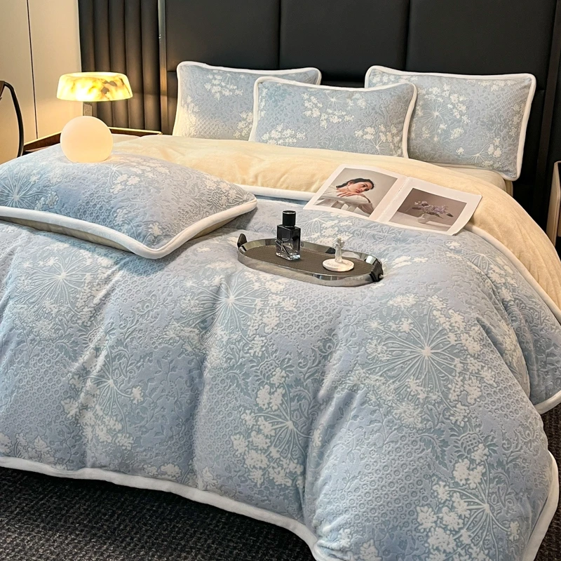 蓝色梦娜雕花四件套2.0*2.3