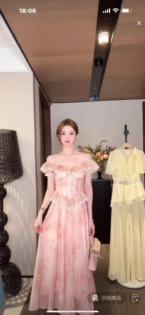 馨儿专属【水蜜桃甜心】赫本风甜美少女感方领印花显瘦连衣裙XS4105