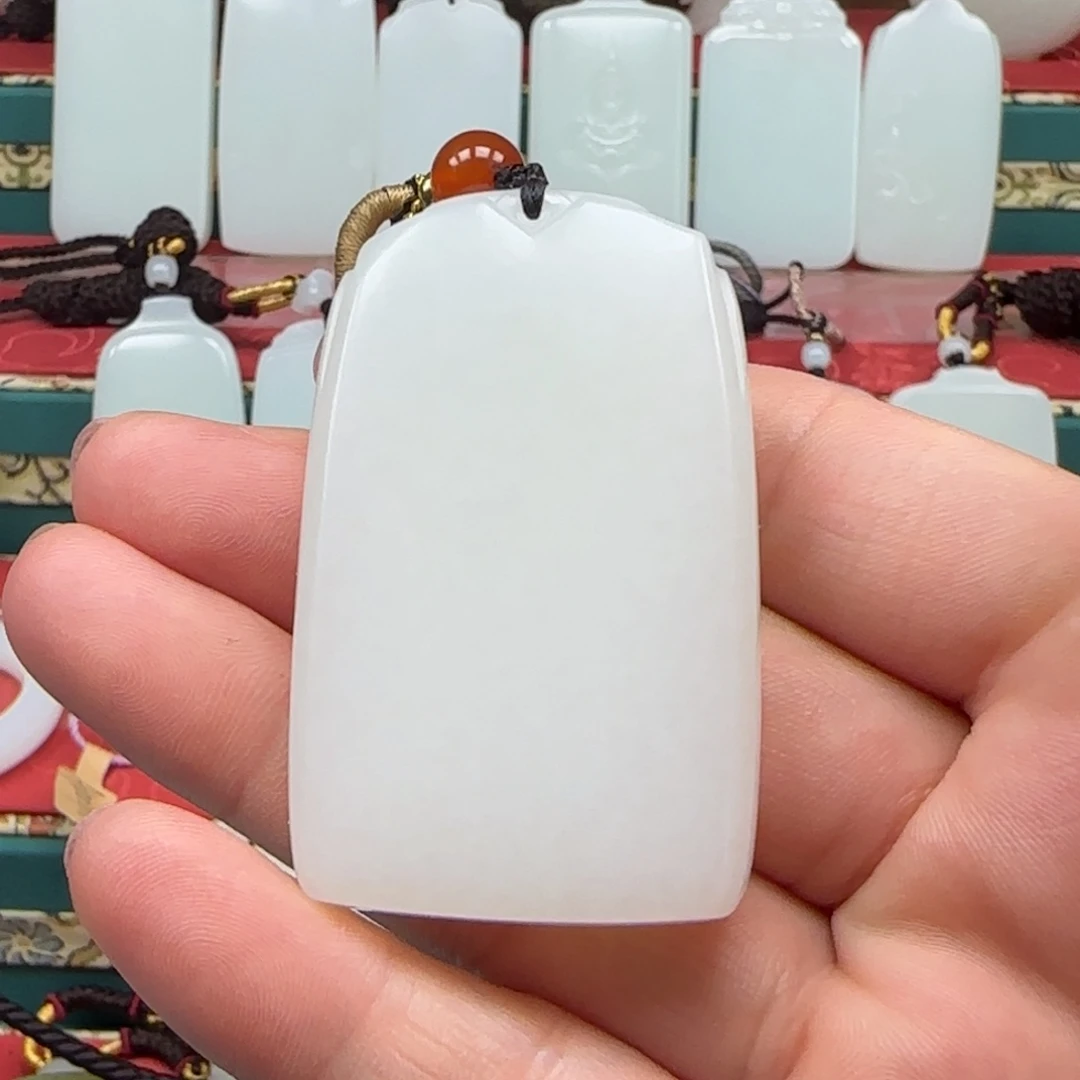 和田玉未镶嵌挂件顺**然