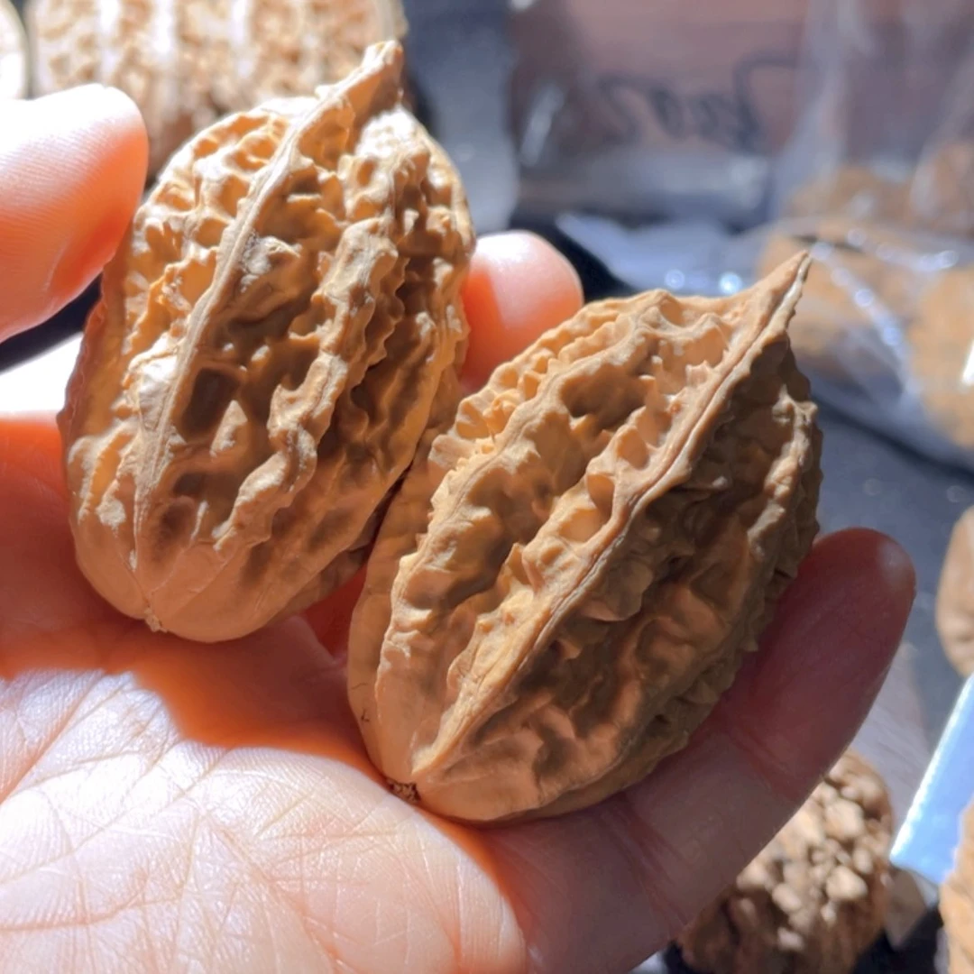 【闪购商品】文玩核桃把件王**风东北楸子42