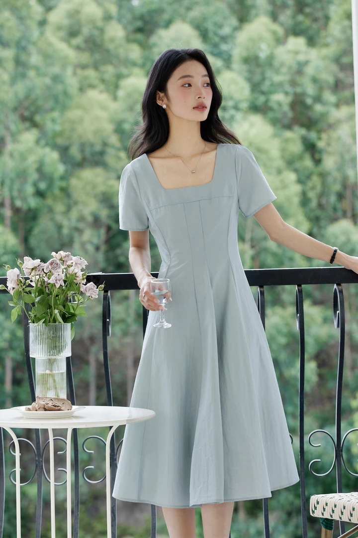 法式气质显瘦收腰夏季新款短袖方领A字裙A2587