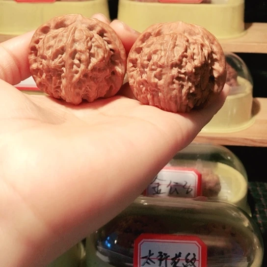 文玩核桃精配金麒麟