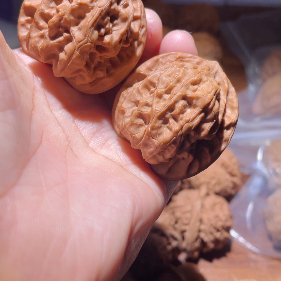吊坠桃核40尺磐石，