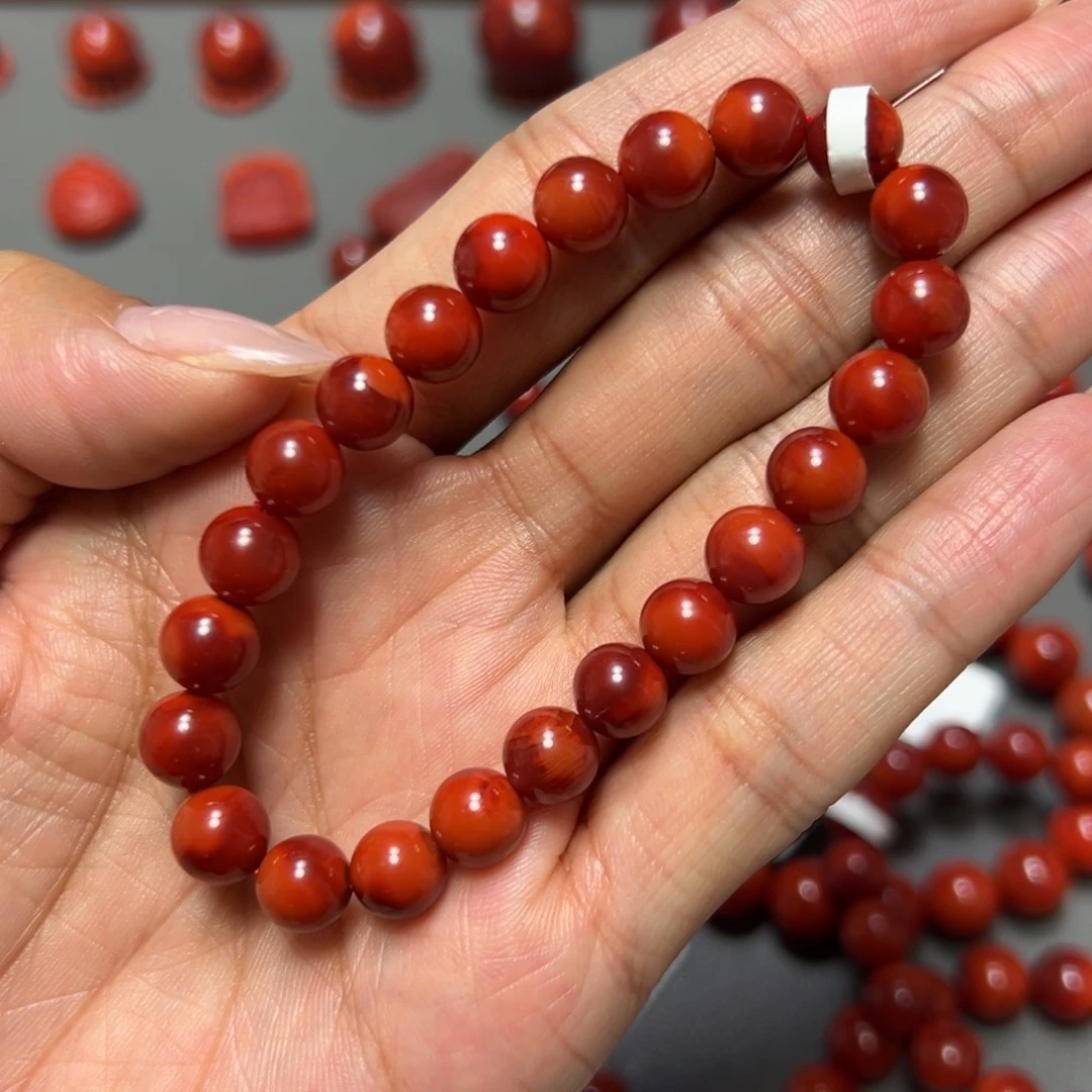 南红玛瑙未镶嵌手串 牛血红双色 约8mm