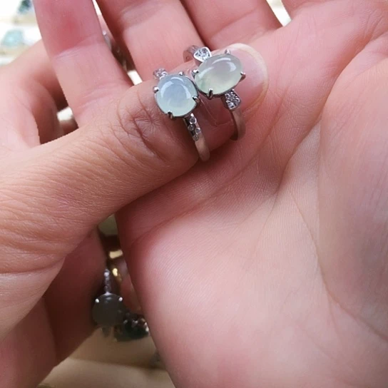 欣***叶翡翠未镶嵌戒指缅甸