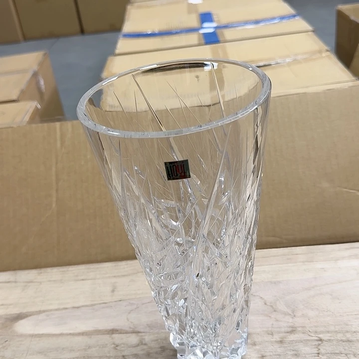 脑****y瓷器。