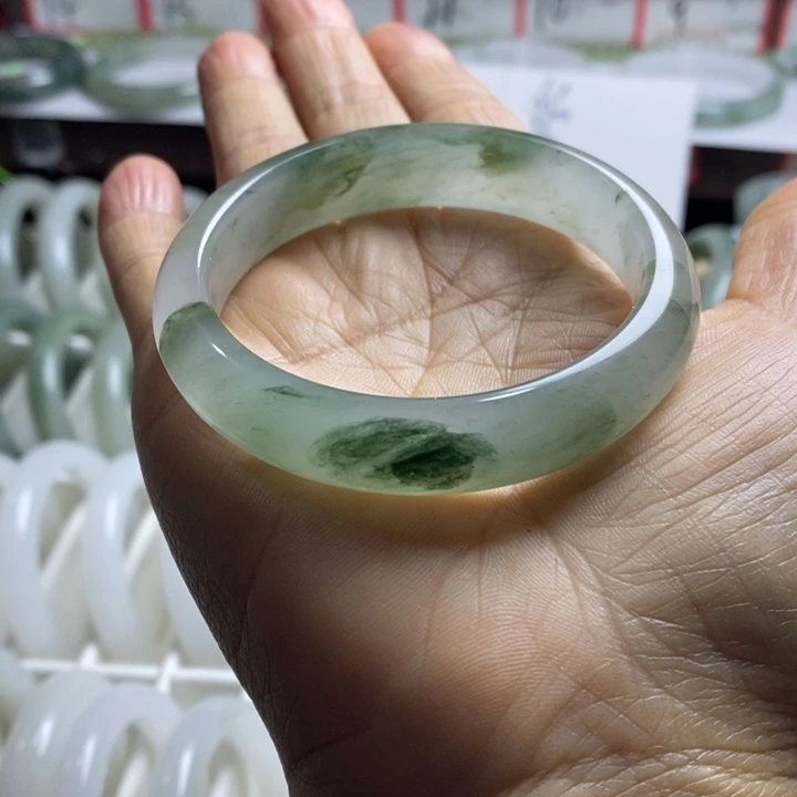 石英质玉（天山翠）未镶嵌手镯