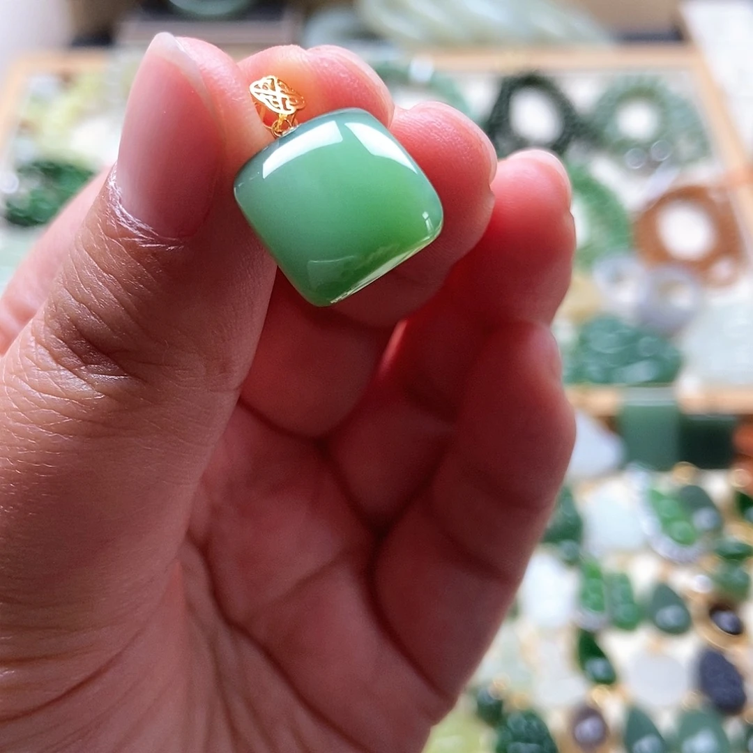 和田玉18K金镶嵌吊坠(不含链)