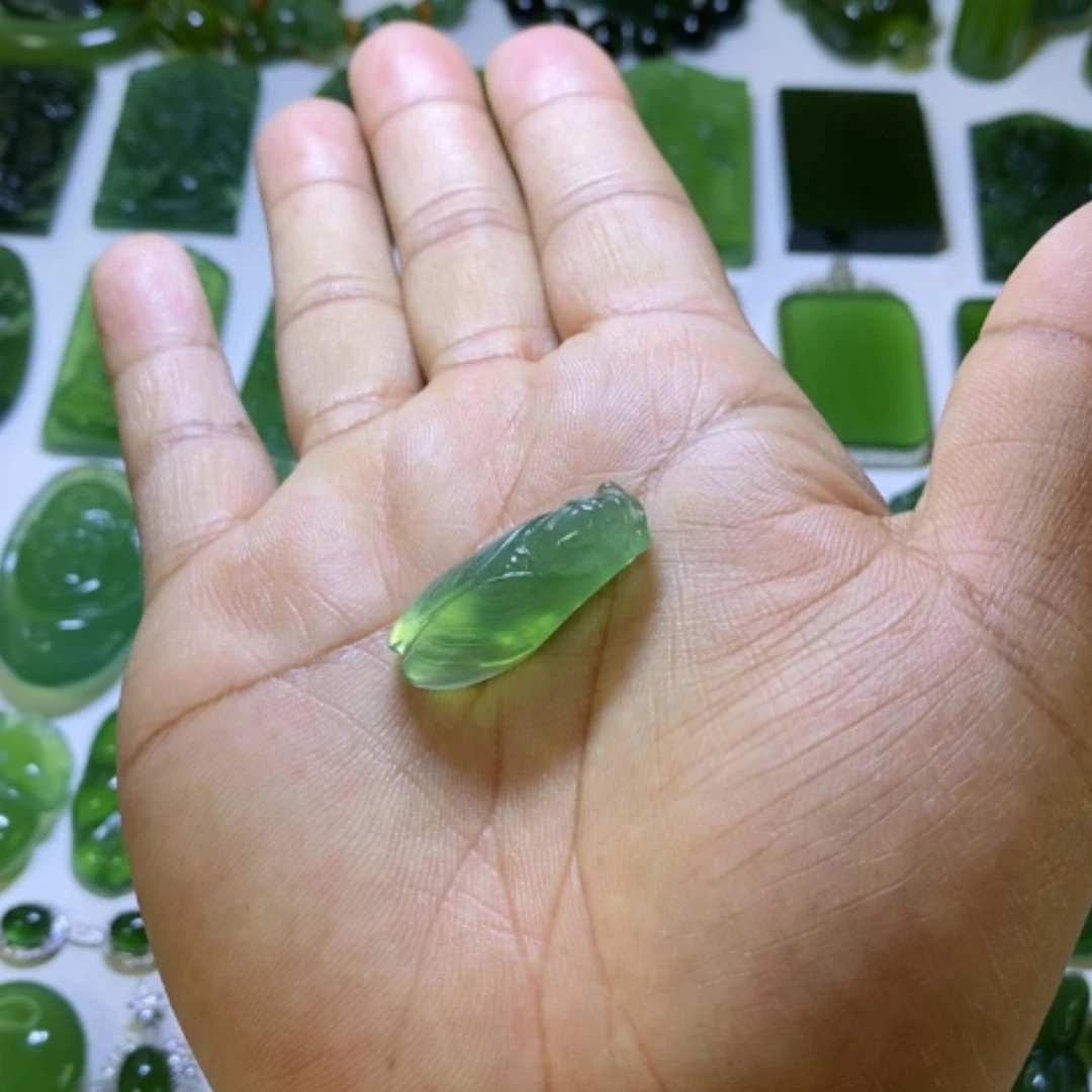 【闪购商品】蛇纹石玉颈饰未镶嵌