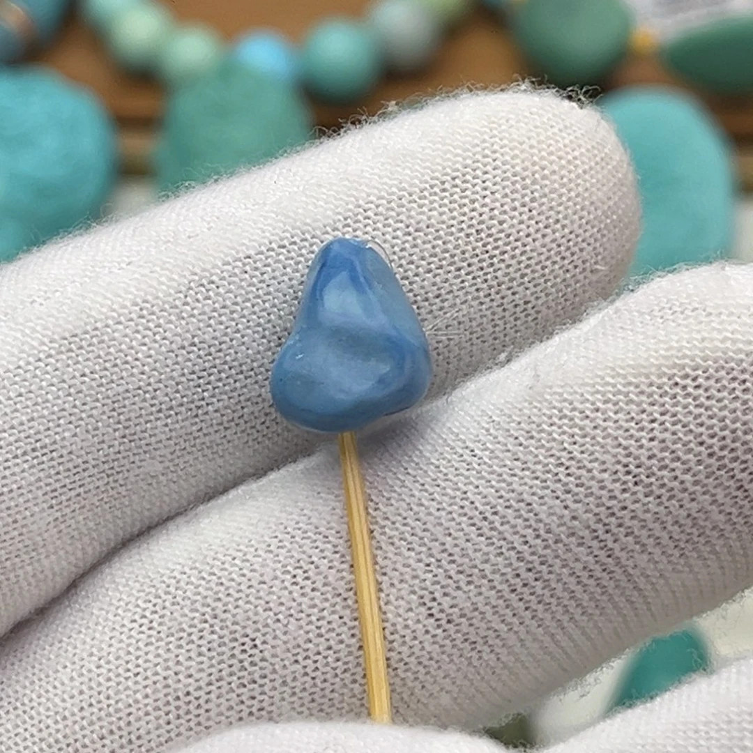绿松石未镶嵌颈饰