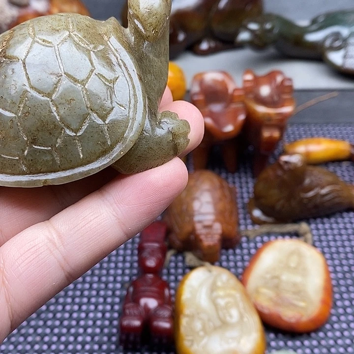 未镶嵌蛇纹石玉颈饰慕*