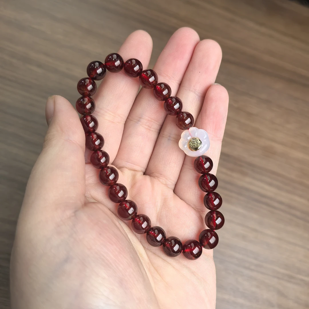 【上新了故宫】石榴石8mm圆珠搭配猫爪单圈手串