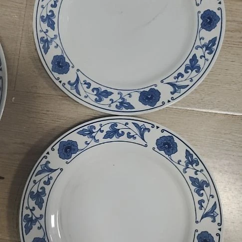 瓷片瓷片，摆件，都有微瑕疵，