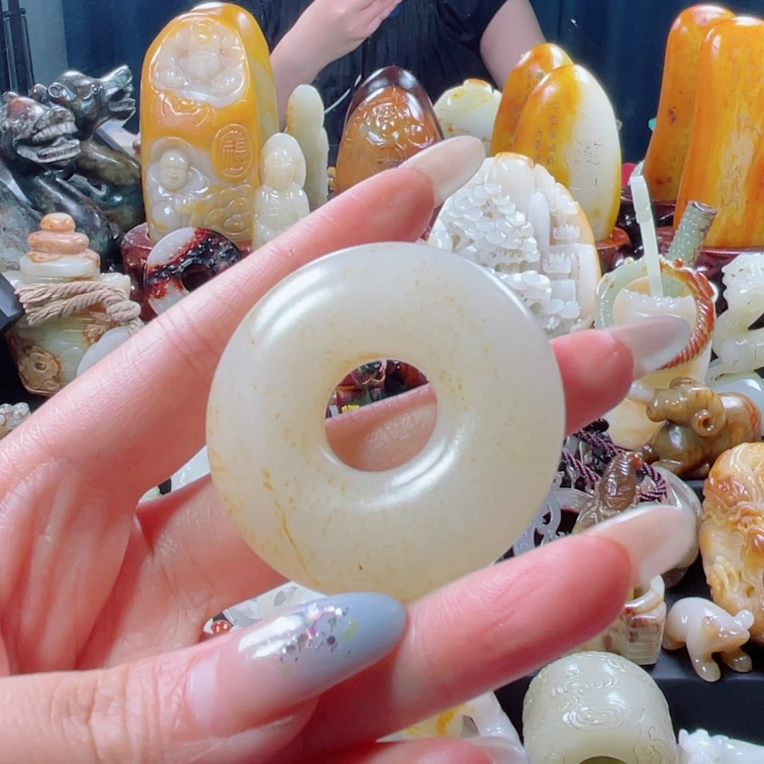 红***润和田玉未镶嵌挂件