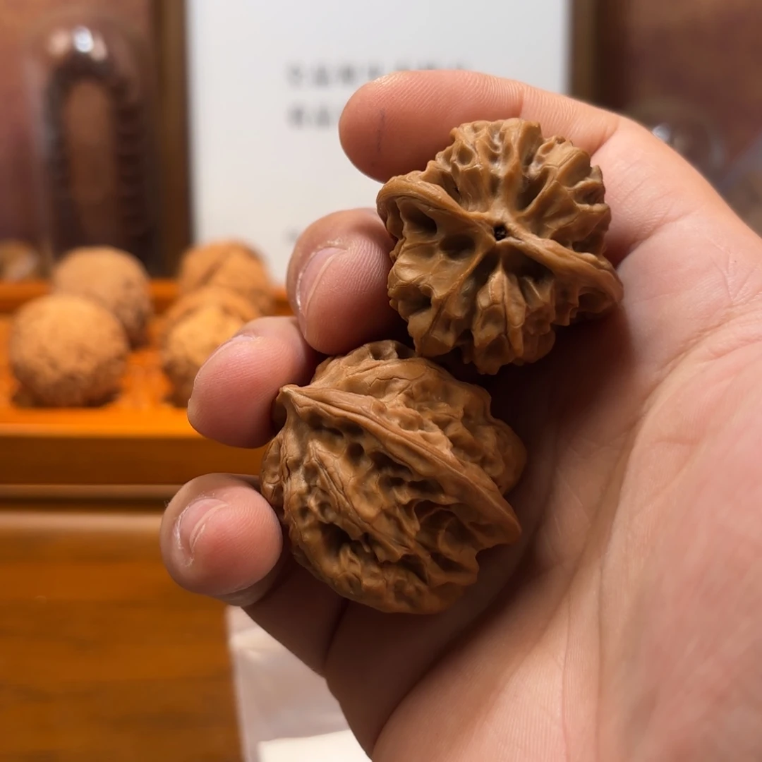 H***y吊坠文玩核桃磐石Q5604