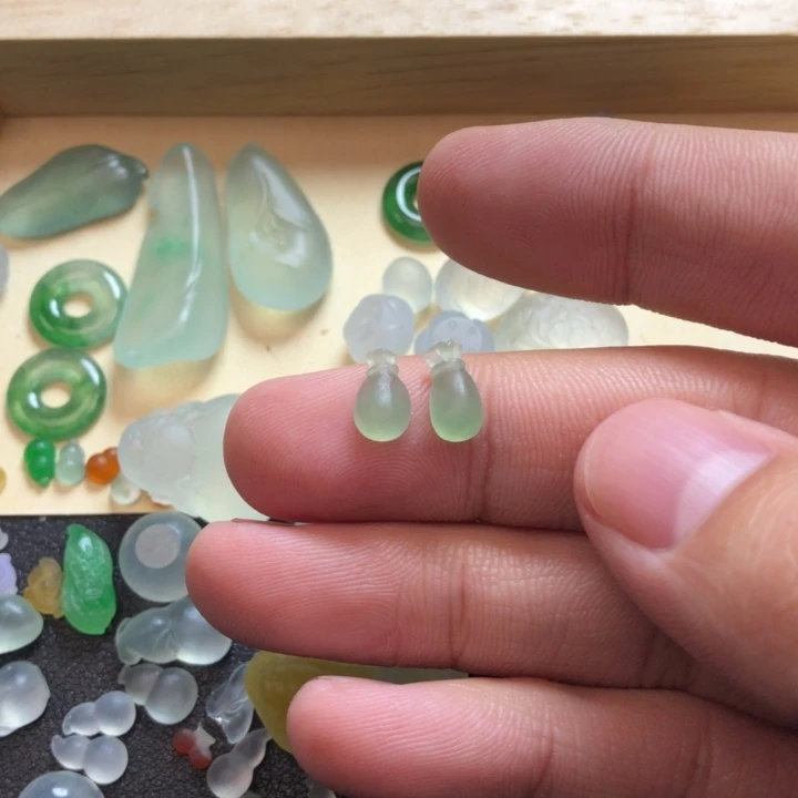 定制翡翠未镶嵌挂件