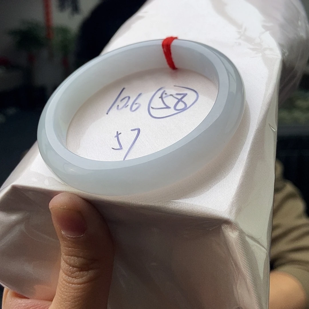 翡翠手镯未镶嵌拍一发一