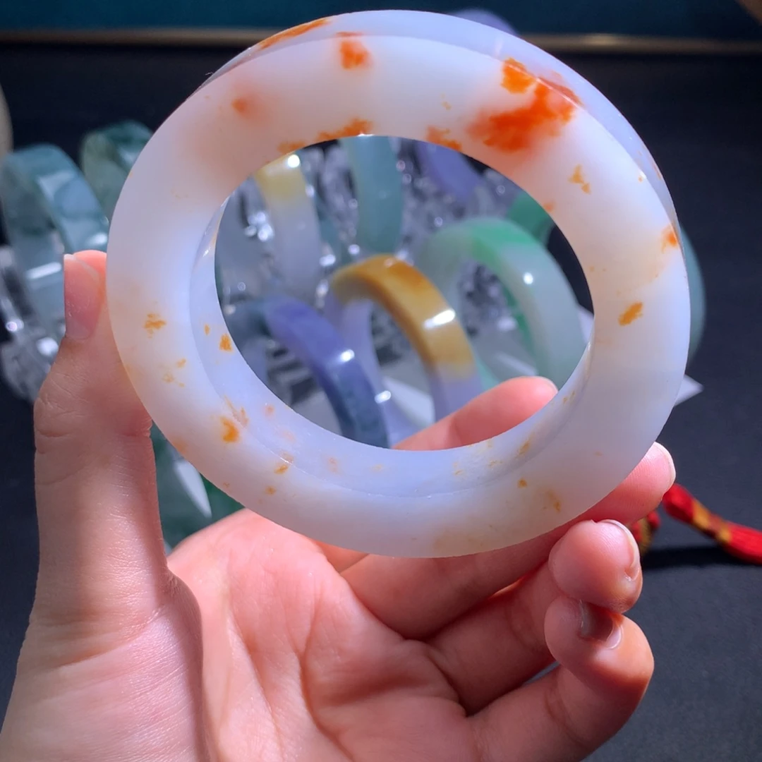 定制翡翠未镶嵌翡翠手镯