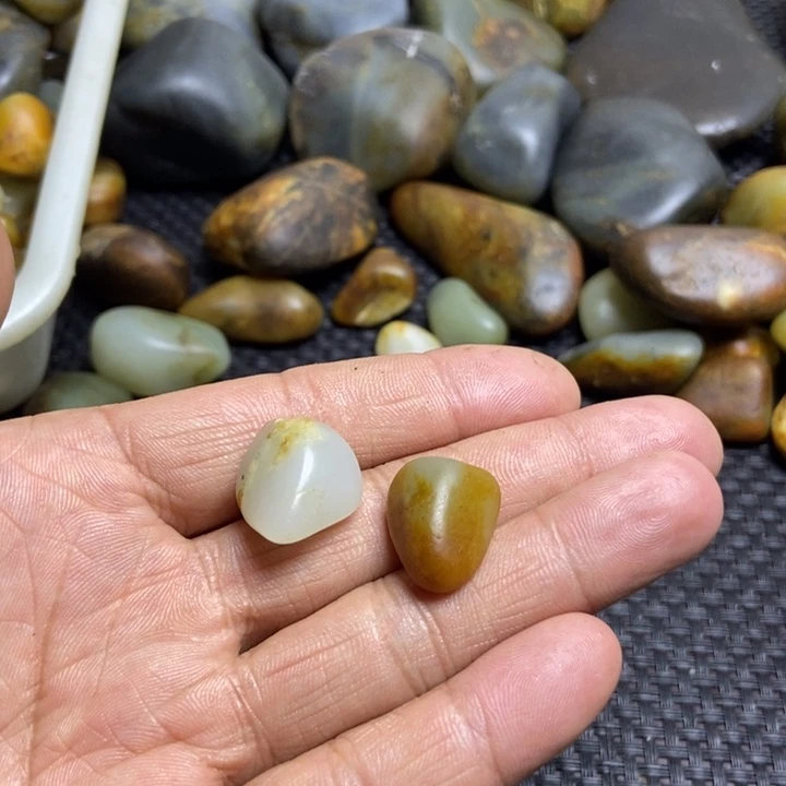 一***.未镶嵌和田玉（糖玉）珠宝奇石