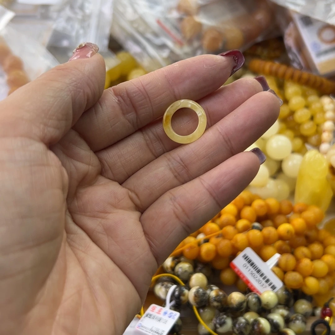 琥珀珠宝奇石未镶嵌