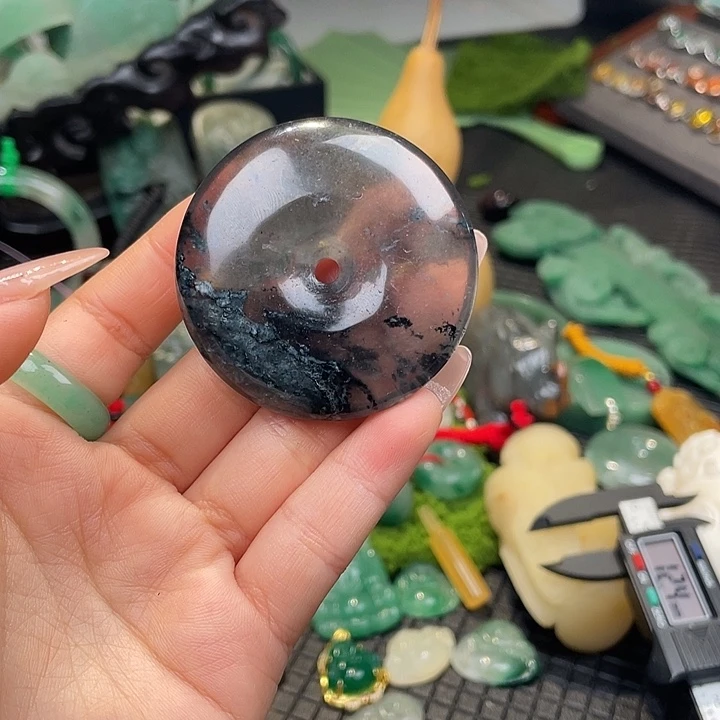 石英质玉未镶嵌吊坠