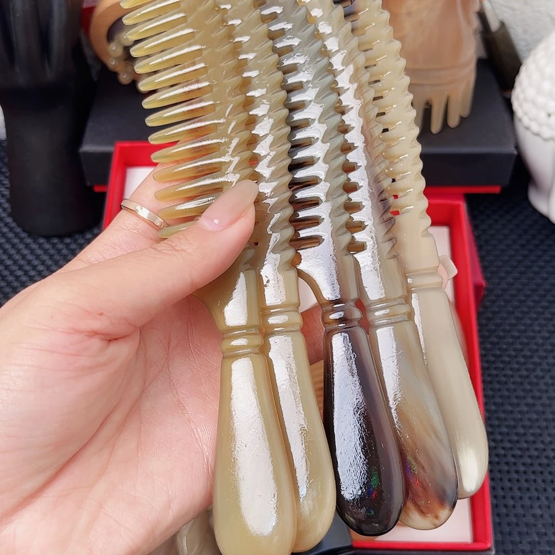 纯手工制作纯牛角梳子