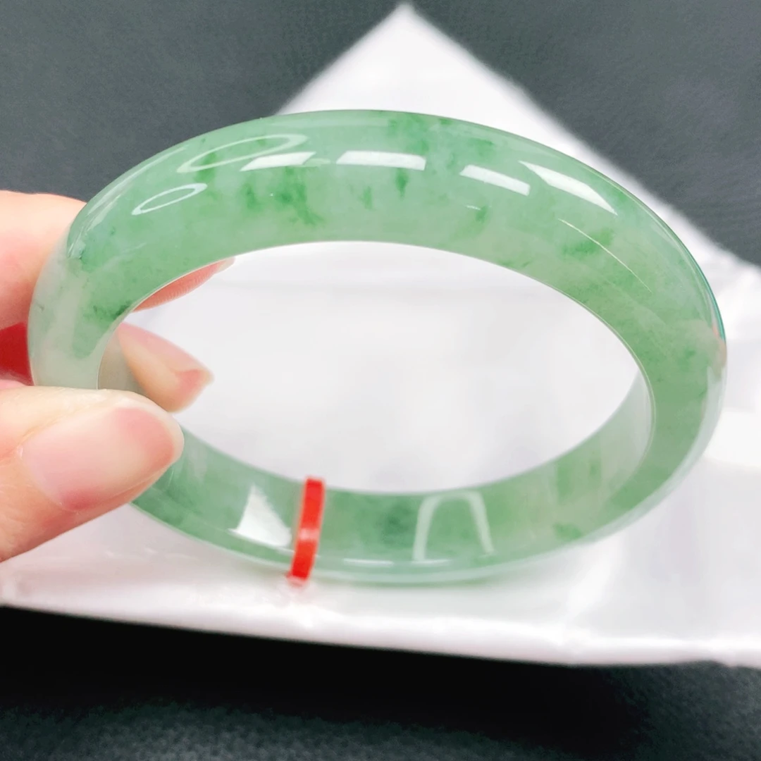 翡翠未镶嵌手镯57圈