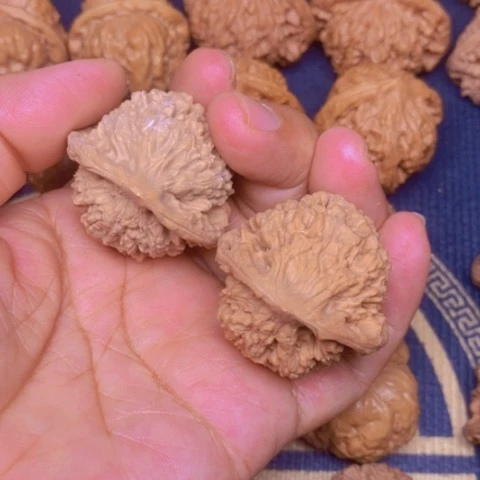 【闪购商品】文玩核桃吊坠帅***～官帽40