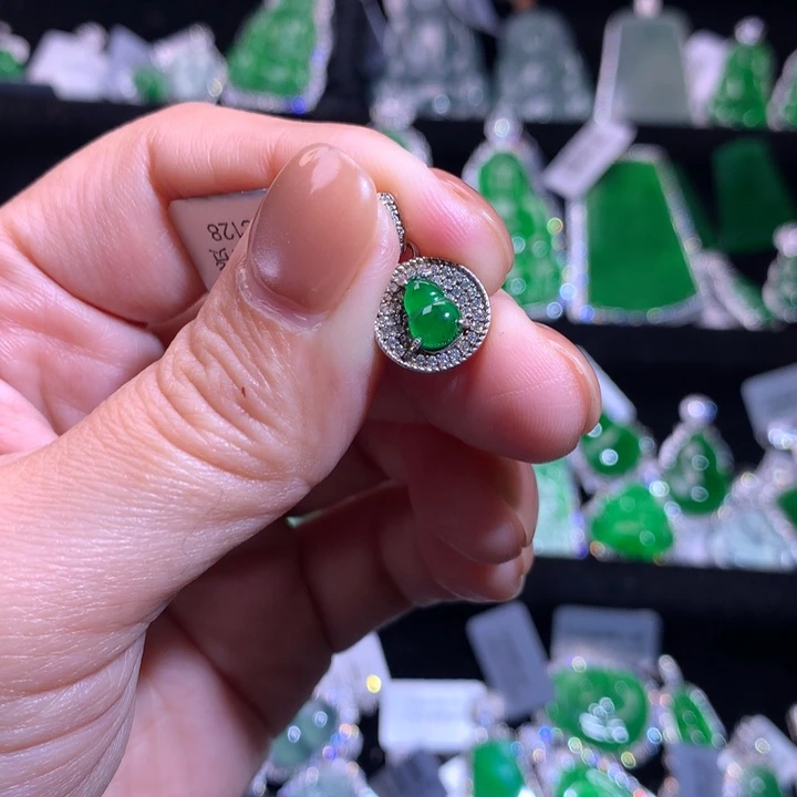 【闪购商品】颈饰银S925镶嵌翡翠