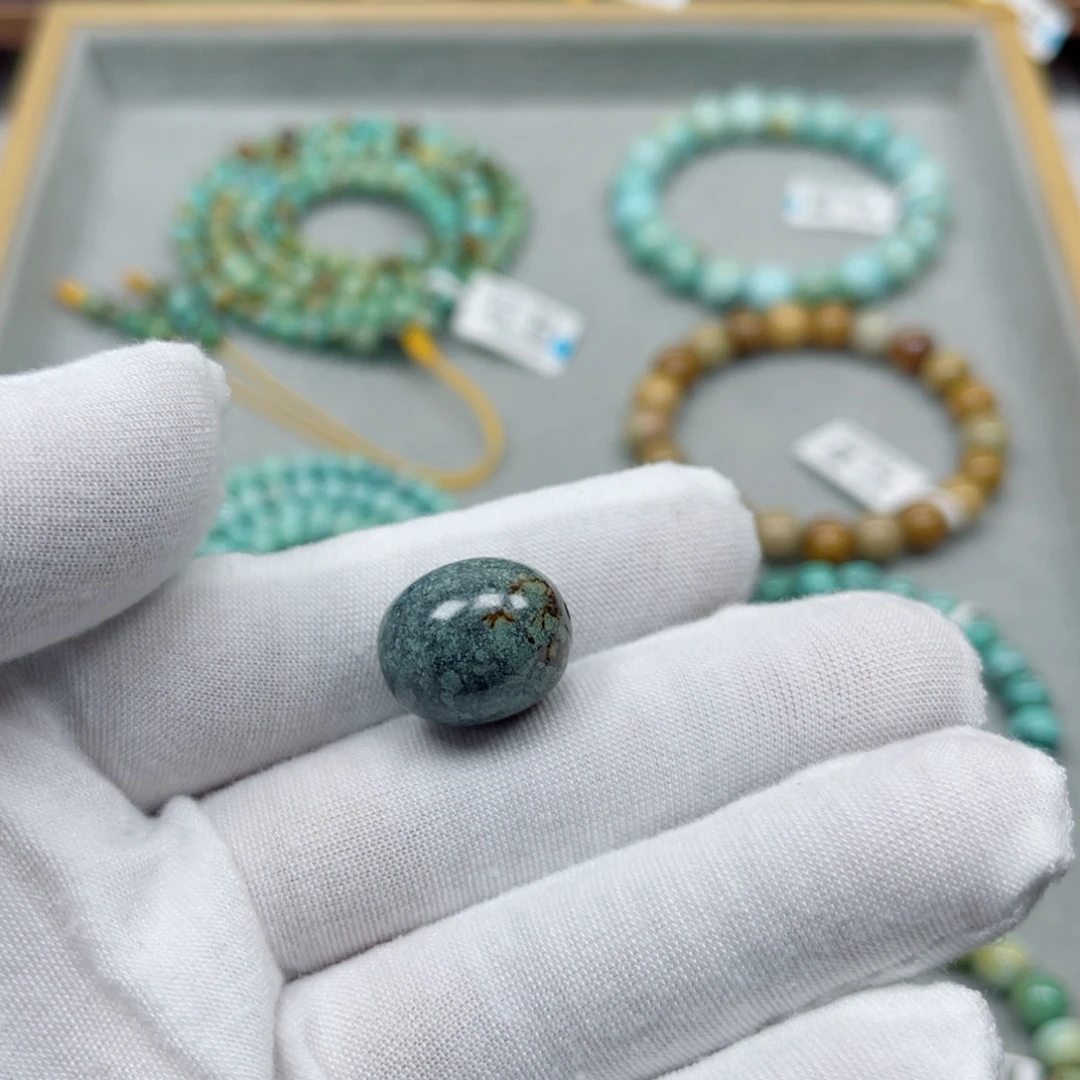 绿松石未镶嵌挂件