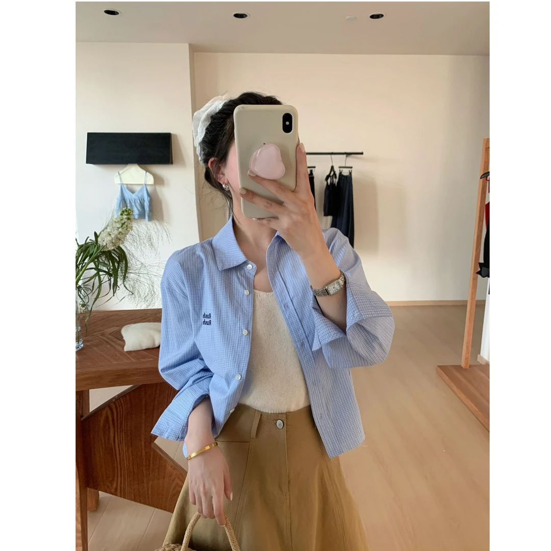 TS Hyvaa 【横琴岛】miu系设计感小格子字母刺绣短款衬衫女2025新款