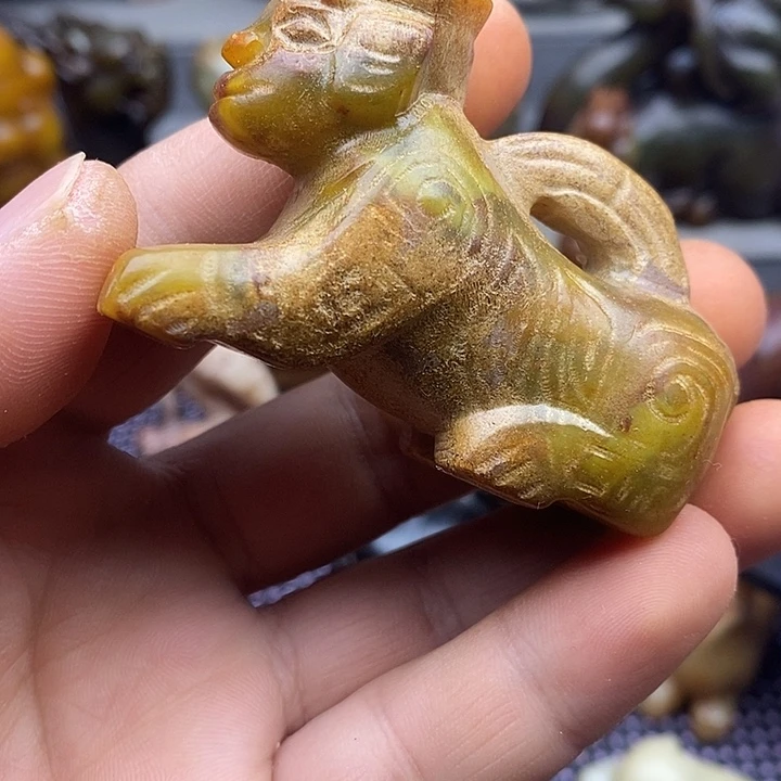 未镶嵌蛇纹石玉颈饰