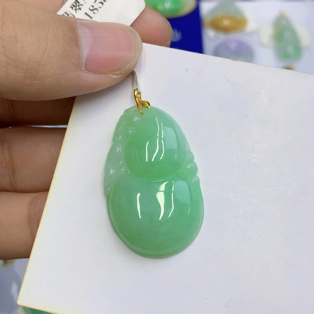 翡翠18K金镶嵌颈饰翡翠