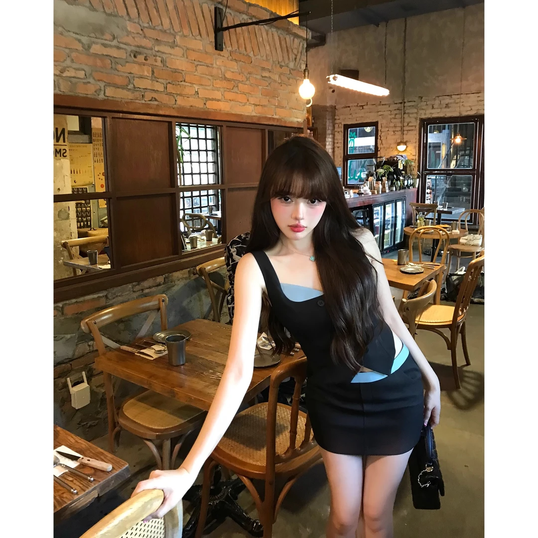 网红洋气炸街女装穿搭高级感纯欲风挂脖吊带背心性感包臀半身裙女