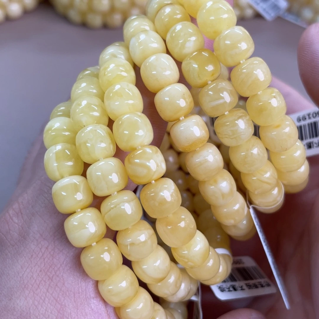 琥珀裸石未镶嵌114多样性发其一