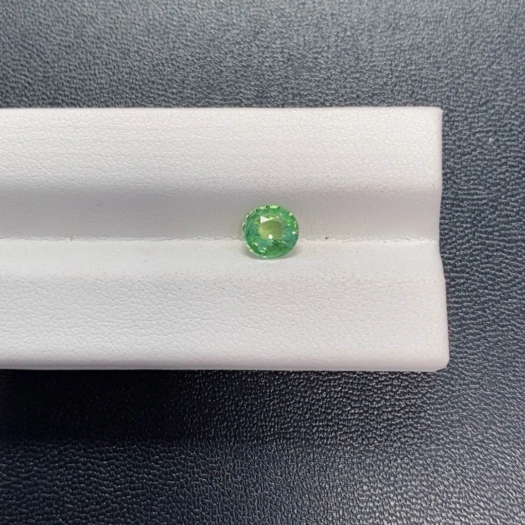 碧玺裸石未镶嵌0.86薄荷曼波