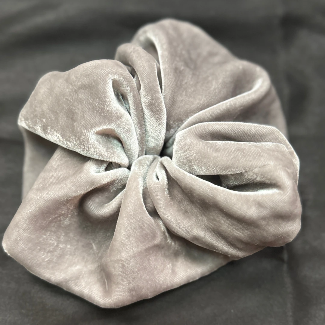 （颜色随机发货，介意勿拍）满分桑蚕丝手工发圈、发饰、发绳！