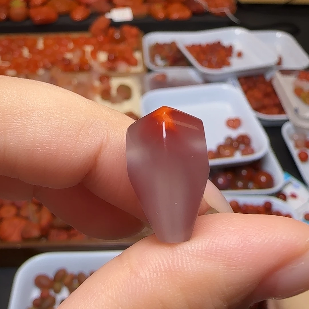 南红玛瑙未镶嵌颈饰